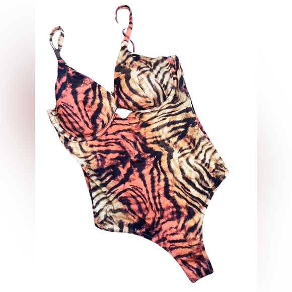 Shade & Shore Other - Shade & Shore Tiger Print Swimsuit One Piece Underwire